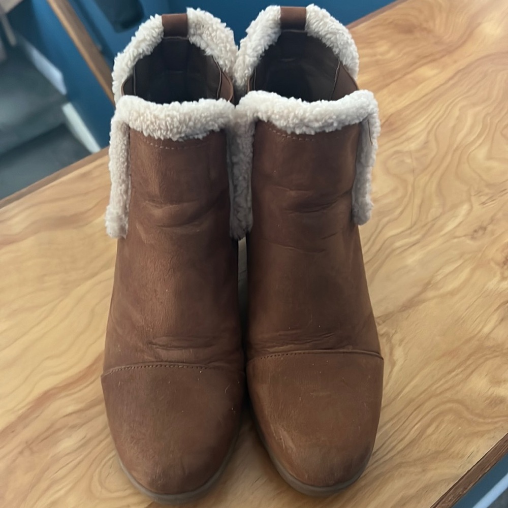 Maurice’s Fuzzy Booties Size 11 Brown